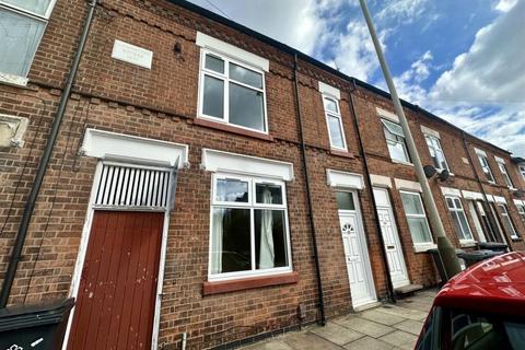 4 bedroom terraced house to rent, Wordsworth Road, Leicester LE2