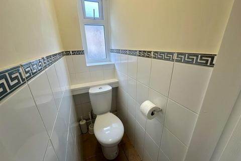 4 bedroom terraced house to rent, Wordsworth Road, Leicester LE2