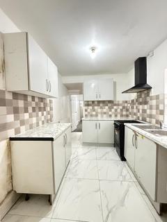 3 bedroom terraced house to rent, Preston Road, Hockley B18