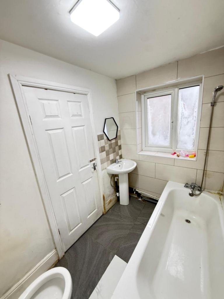 House in Hockley - View 5