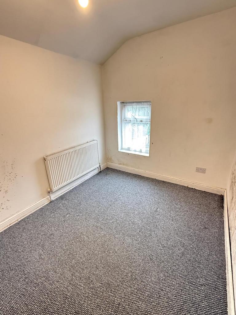 House in Hockley - More