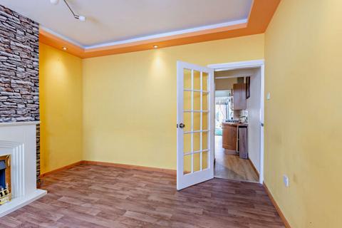 2 bedroom terraced house to rent, Richmond Street, Burton-On-Trent, DE14 2JW
