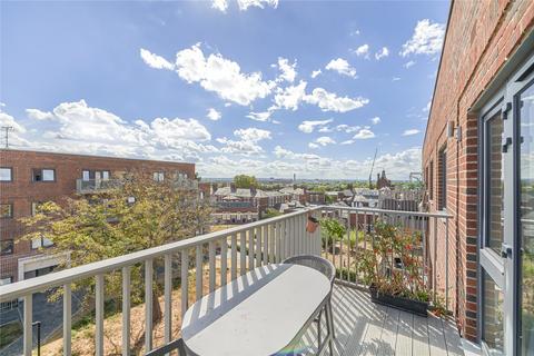 1 bedroom flat for sale, Springfield Drive, London, SW17