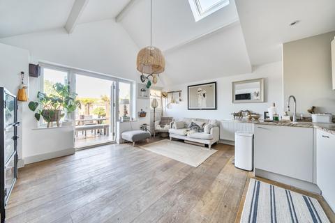 2 bedroom apartment for sale, East Street, Thame