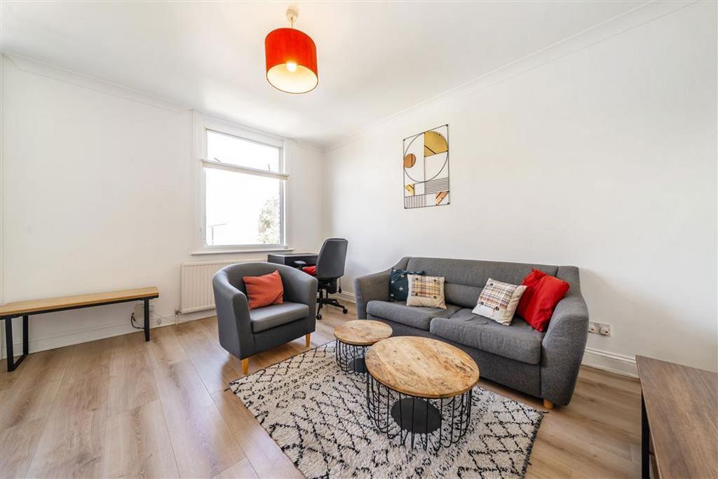 Apartment in London - View 3