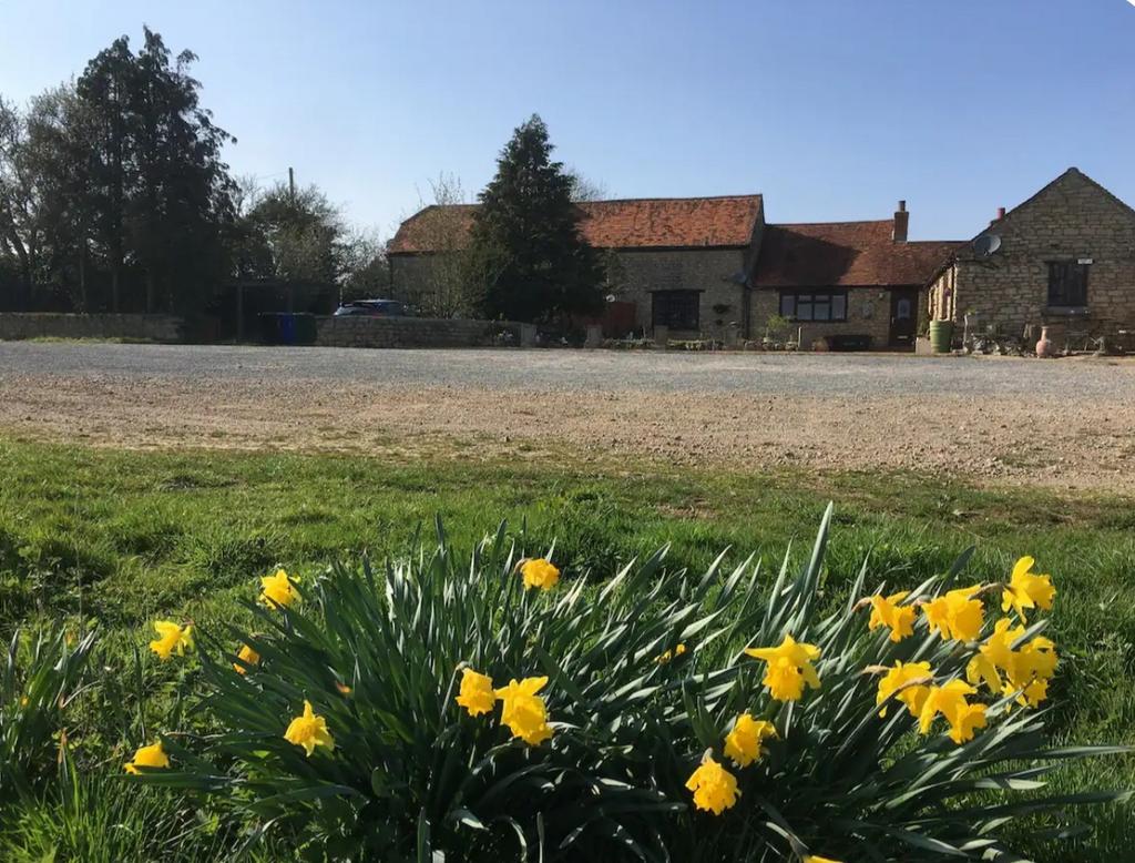 House in Old Stratford, West Northamptonshire - View 2