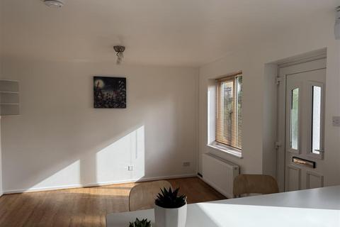 1 bedroom end of terrace house to rent, Underhill Close, Newport