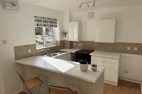 1 bedroom end of terrace house to rent, Underhill Close, Newport