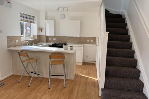 1 bedroom end of terrace house to rent, Underhill Close, Newport