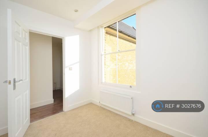 Apartment in London - More