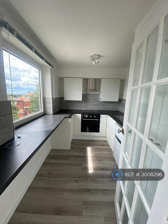 Apartment in Hove, Brighton and Hove - View 3