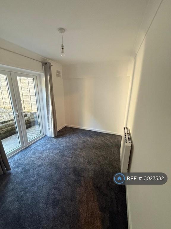 Apartment in Tongwynlais, Cardiff - View 2