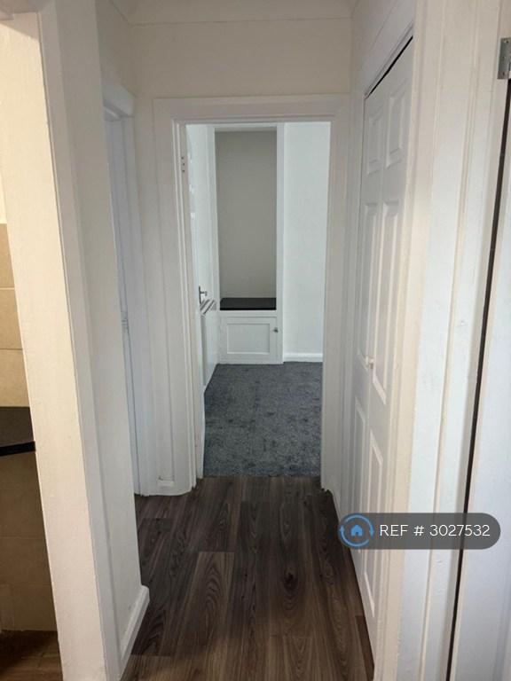Apartment in Tongwynlais, Cardiff - View 4