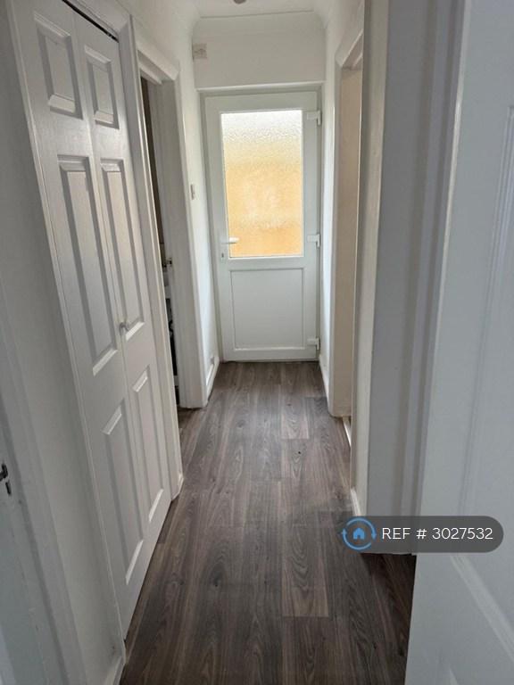 Apartment in Tongwynlais, Cardiff - More