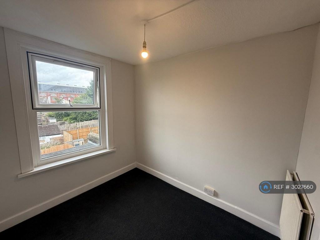 Apartment in London - View 3