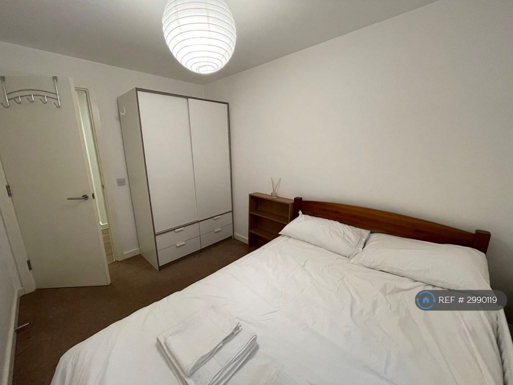 Apartment in Cambridge - View 5