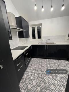 3 bedroom flat to rent, Compstall Road, Romiley, Stockport, SK6