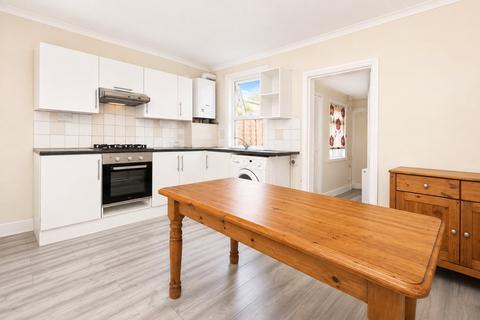 4 bedroom terraced house to rent, Gloucester Road, Croydon, CR0