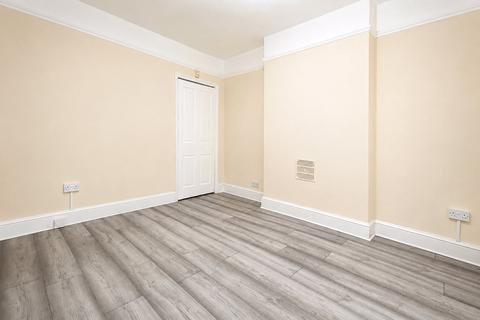 4 bedroom terraced house to rent, Gloucester Road, Croydon, CR0