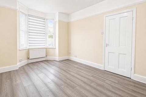4 bedroom terraced house to rent, Gloucester Road, Croydon, CR0