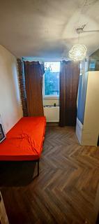 1 bedroom in a flat share to rent, Manchester Road, London E14