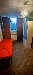 1 bedroom in a flat share to rent, Manchester Road, London E14