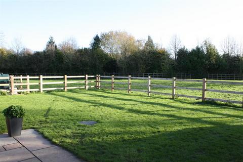 2 bedroom detached bungalow to rent, Kingsey
