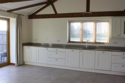 2 bedroom detached bungalow to rent, Kingsey