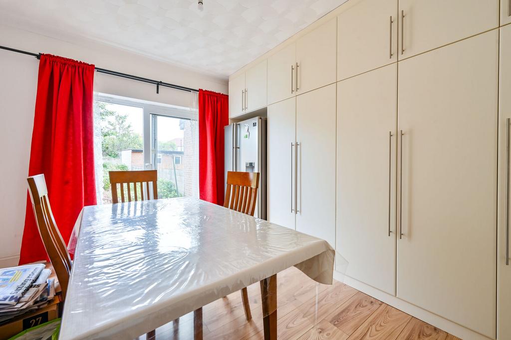House in Hounslow - View 2