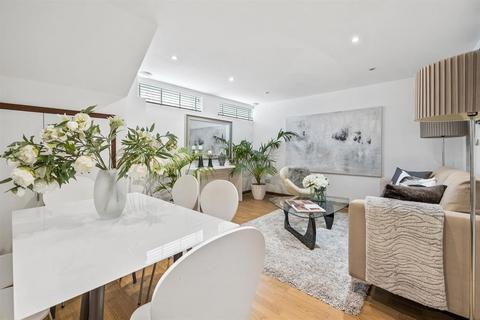 undefined, Boleyn Road, London, N16