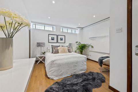 undefined, Boleyn Road, London, N16