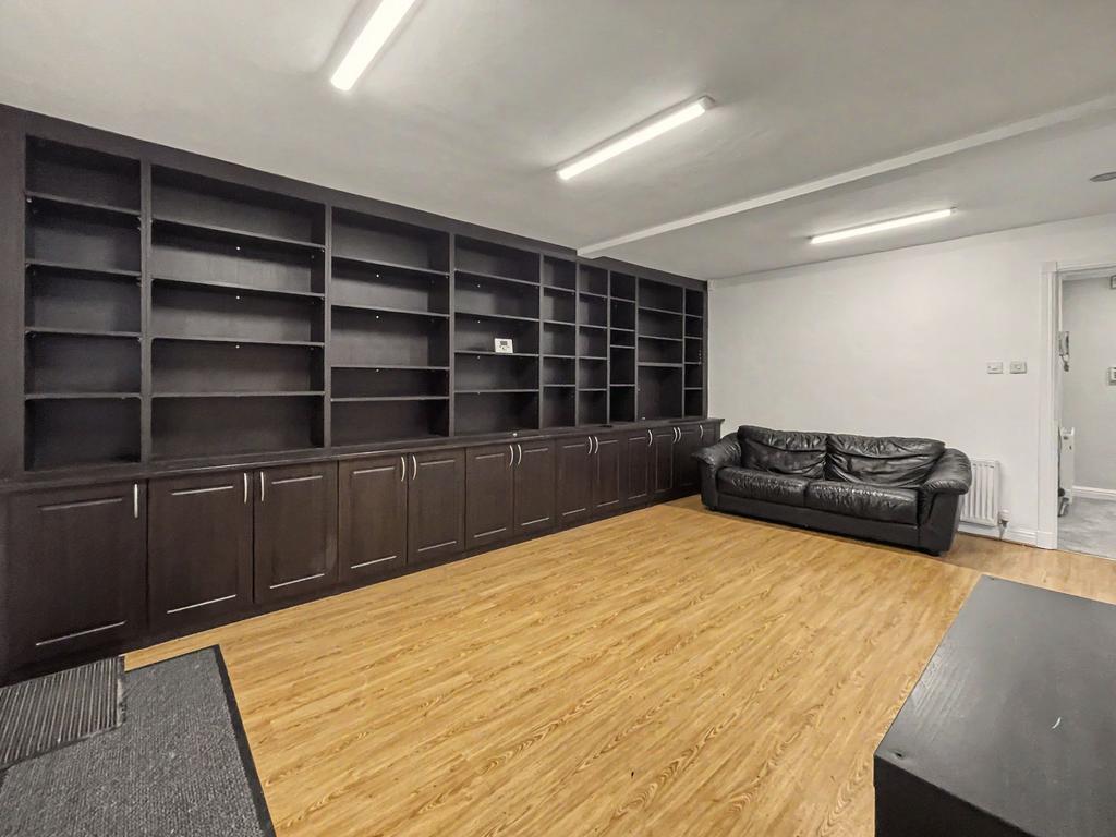 House in Salford, Greater Manchester - View 5