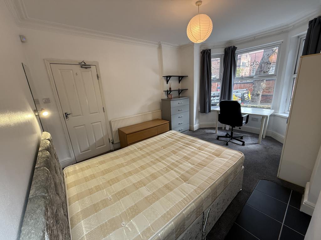House in Nottingham, The Park - View 5