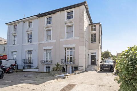 2 bedroom apartment for sale, Claremont Road, Surbiton