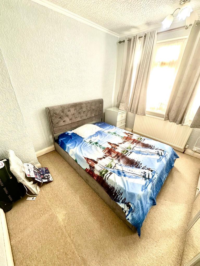 House in London - View 2