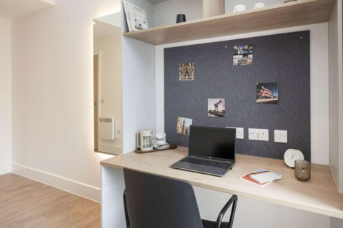 Studio to rent, St. Vincent Street, Glasgow G2