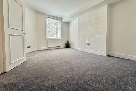 2 bedroom apartment to rent, Cumberland Court, 3 West Cliff Gardens, Bournemouth, Dorset, BH2