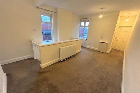 1 bedroom flat to rent, Halesowen Road, Old Hill, Cradley Heath