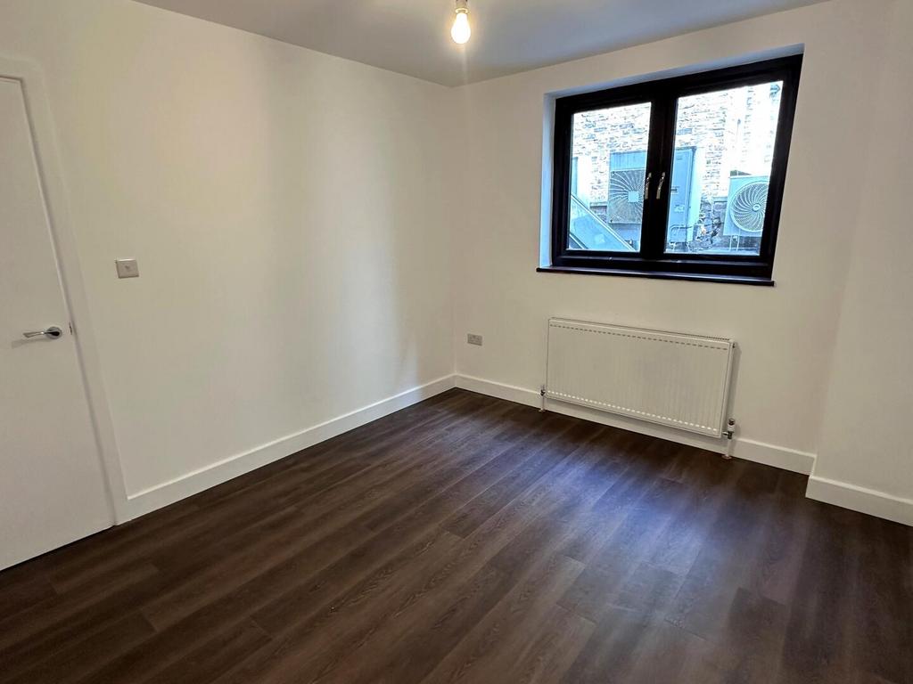House in London - View 5