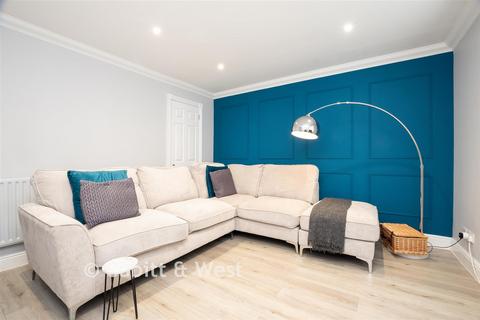 2 bedroom mews for sale, St. Francis Gardens, Copthorne, West Sussex