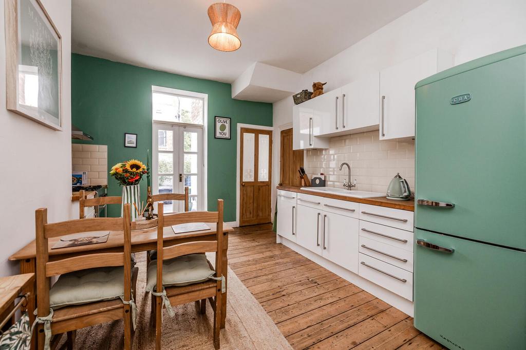 House in Newcastle Upon Tyne - More