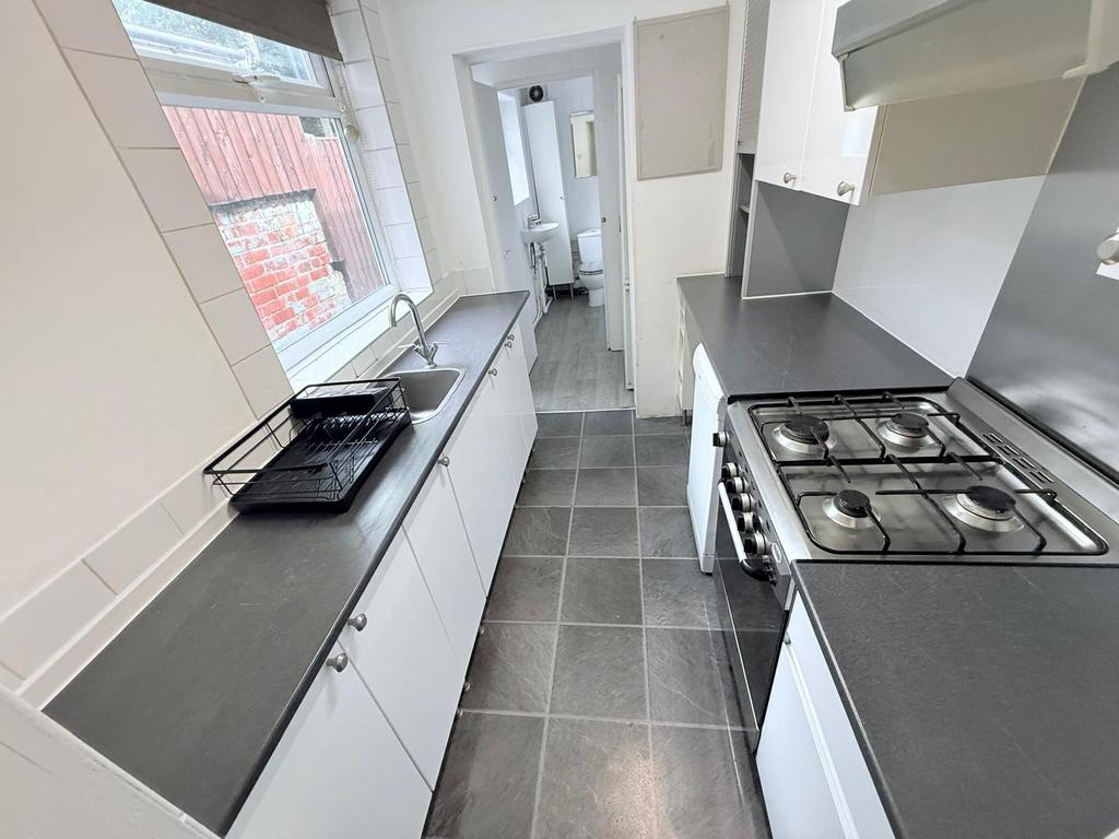 House in Nottingham, Nottinghamshire - View 2