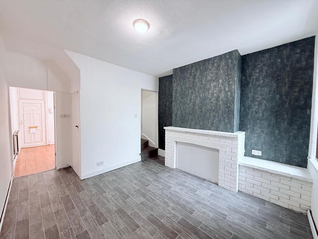 House in Nottingham, Nottinghamshire - View 3
