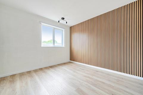 2 bedroom terraced house for sale, Tamarisk Road, South Ockendon, Essex, RM15 6HX