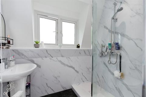 Flat for sale, Westdeane Court, Basingstoke, Hampshire, RG21
