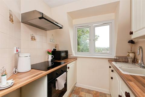 Flat for sale, Westdeane Court, Basingstoke, Hampshire, RG21