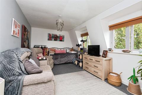 Flat for sale, Westdeane Court, Basingstoke, Hampshire, RG21
