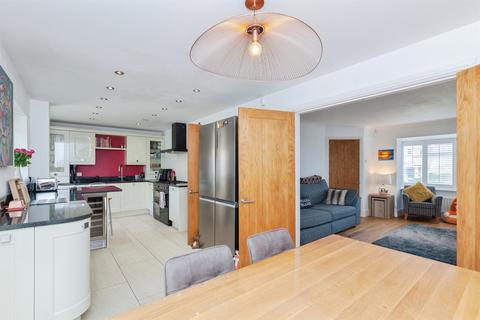 4 bedroom detached house for sale, Lodge Road, Fleckney, Leicester