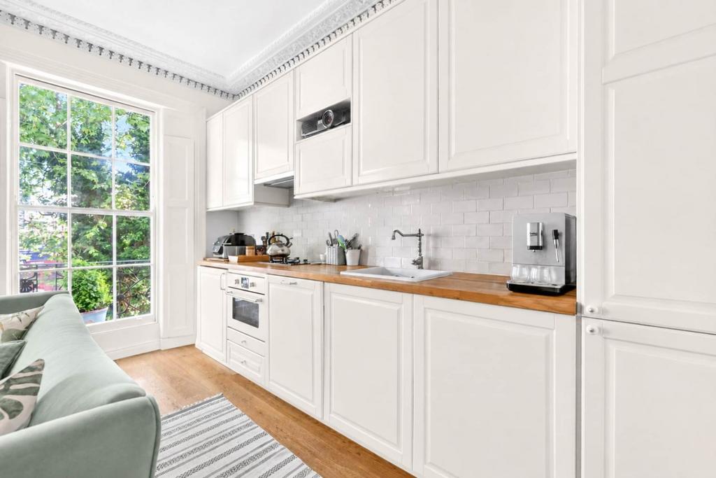 Apartment in London - View 3