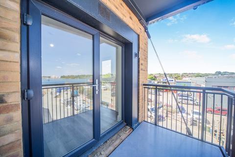 2 bedroom flat for sale, Meridian Way, Southampton, Hampshire, SO14